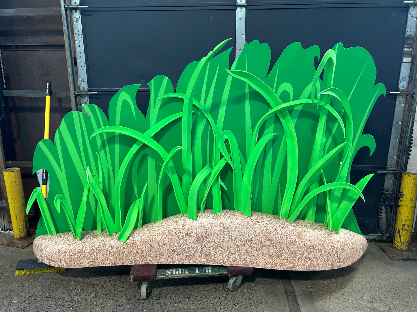 Mound with Grass Set Piece