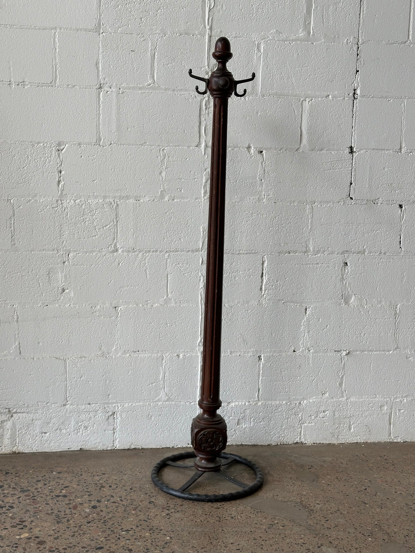 Coat Rack with Circular Base