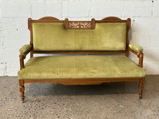 Pistachio Loveseat (set)